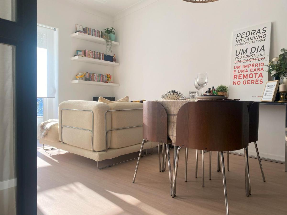 Lisbon, Renovated T2 Apartment Portas De Benfica Amadora Buitenkant foto
