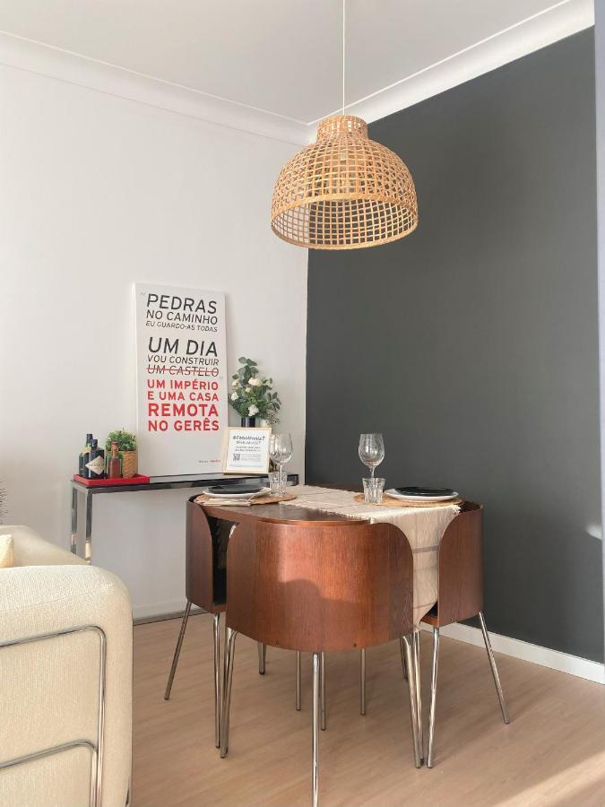 Lisbon, Renovated T2 Apartment Portas De Benfica Amadora Buitenkant foto