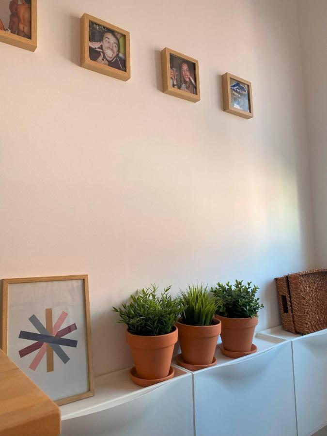 Lisbon, Renovated T2 Apartment Portas De Benfica Amadora Buitenkant foto