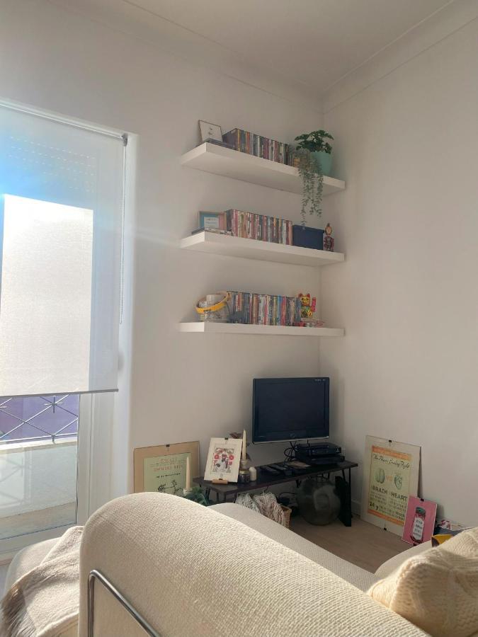 Lisbon, Renovated T2 Apartment Portas De Benfica Amadora Buitenkant foto